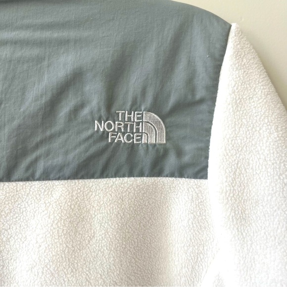 The North Face Denali Jacket- size small - Picture 4 of 11